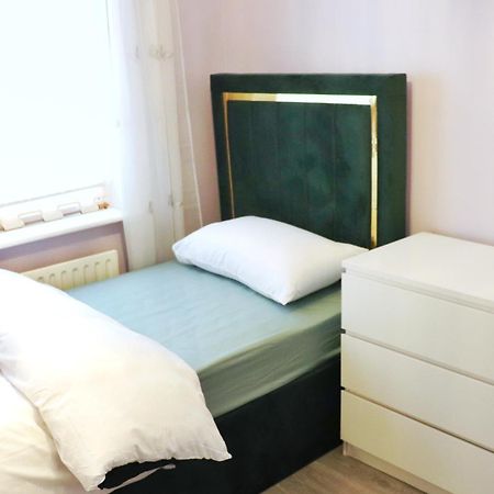 Your Perfect Home Away From Home Корк Екстериор снимка